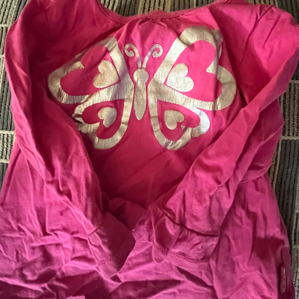 The Children’s Place Long sleeve pink girls shirt. Size 12 Mos. Brand new
